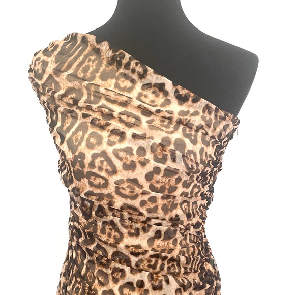 NWT - LEOPARD PRINT ONE-SHOULDER MIDI DRESS - Picture 4 of 8